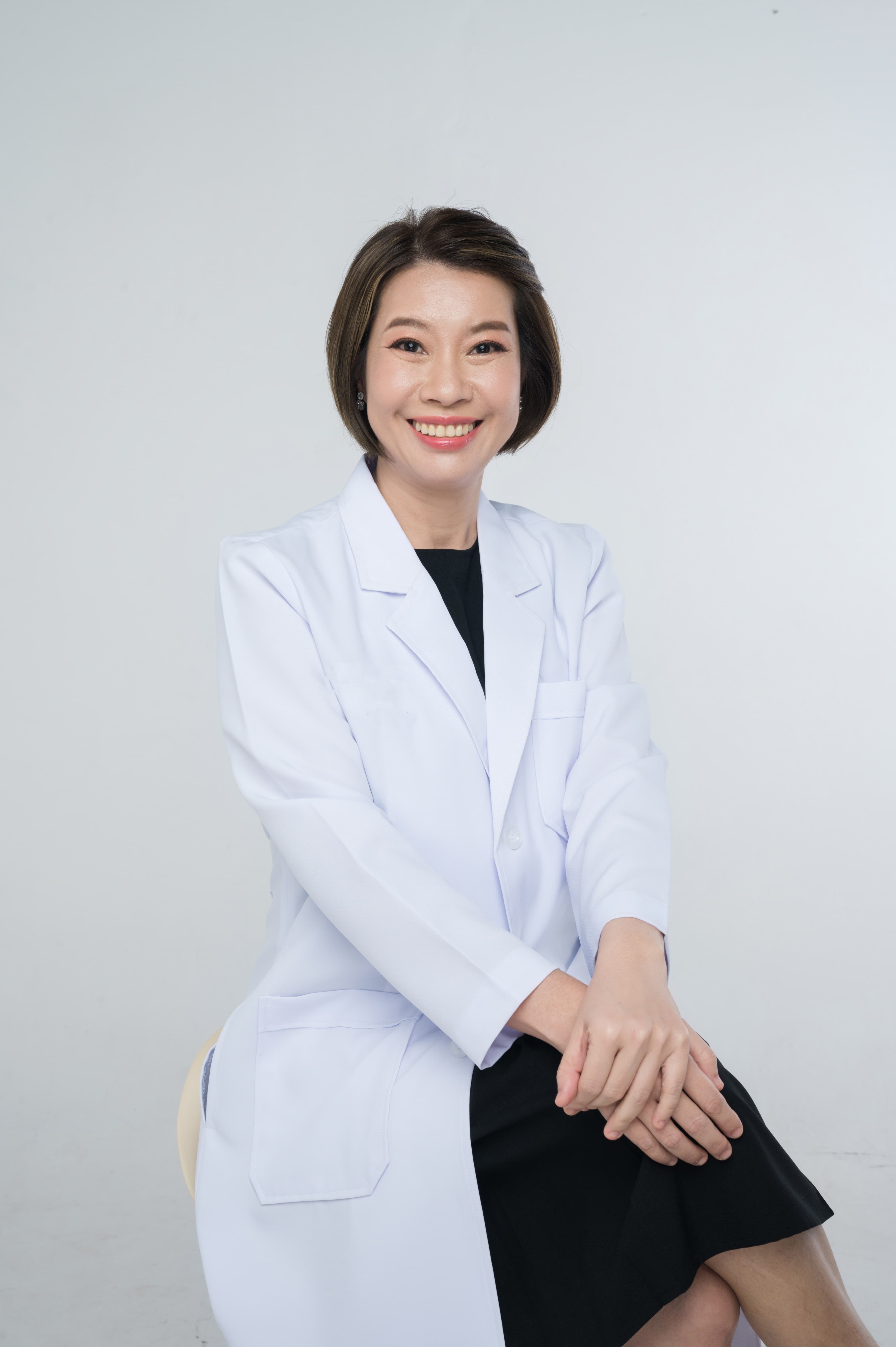 ทพญ.กาญจนา สุรินทร์รัฐ (หมอเม่ย)